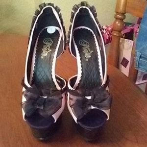 Pleaser shoes SZ 9. Never worn.